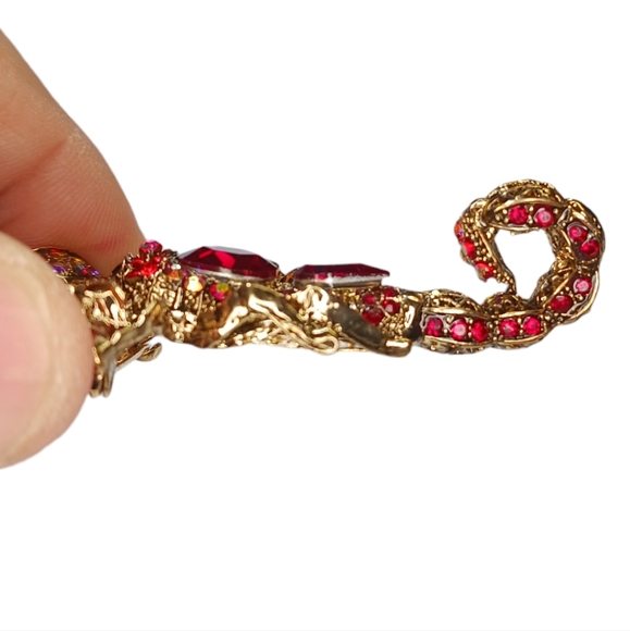 Scorpion Crystal Rhinestone Bling Articulated Stinger Brooch Pendant - Picture 4 of 15